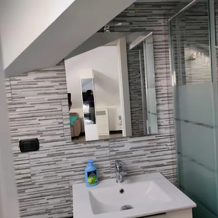Apartmán Metrofermi Mansarda